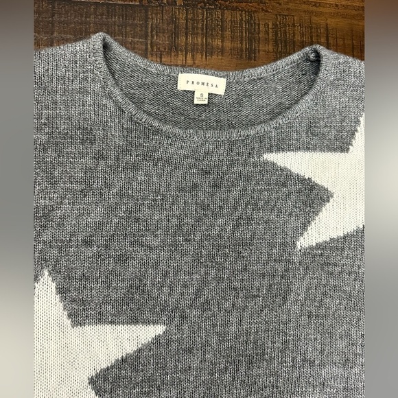 Promesa Gray And White Star Sweater SMALL bell Sleeve Cuffs - Picture 3 of 4
